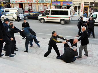 Akraba değil akbaba! 1