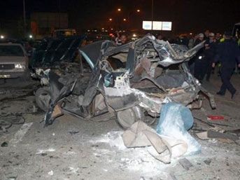 Ankara da korkun&ccedil; kaza: 37 ara&ccedil; birbirine girdi 1