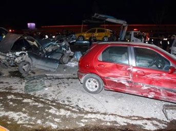 Ankara da korkun&ccedil; kaza: 37 ara&ccedil; birbirine girdi 3