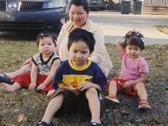 Teker teker k&ouml;pr&uuml;den atıldılar 1