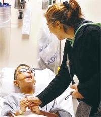 M&uuml;sl&uuml;man &ccedil;ocuk Yahudi doktor Katolik hastane 5