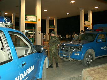 Korucular benzin istasyonunu bast�