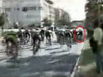 Bisiklet yarışında talihsiz kaza 1