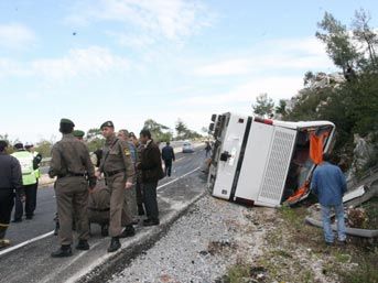 Bodrum da otob&uuml;s kazası: 1 &ouml;l&uuml;, 12 yaralı 1