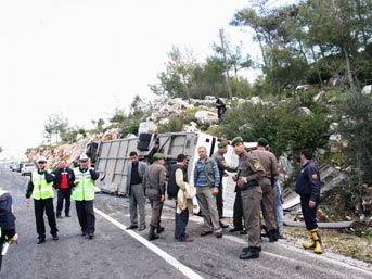 Bodrum da otob&uuml;s kazası: 1 &ouml;l&uuml;, 12 yaralı 3
