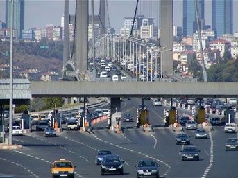 K&ouml;pr&uuml;lerden &uuml;cretsiz ge&ccedil;iş başladı 1