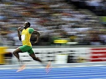 Bolt yine u&ccedil;tu