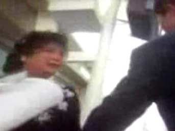 &Ccedil;inli kadının &ccedil;ıldırdığı an 2