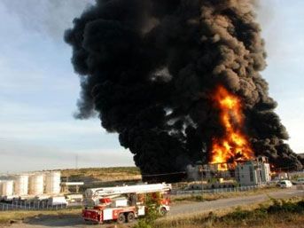 Kimyevi madde deposunda yangın 3