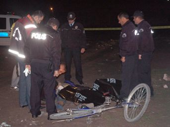 Ecel bisikletin üzerinde yakaladı 1