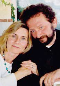 Eşinin y&uuml;z&uuml;yle arkadaş oldu 3