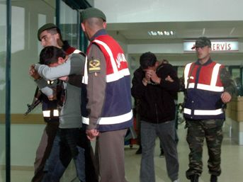 Sokakta i&ccedil;ki i&ccedil;me meselesinde cinayet! 2