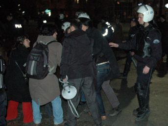 &Uuml;niversitedeki gerginlik Eskişehir i karıştırdı! 2