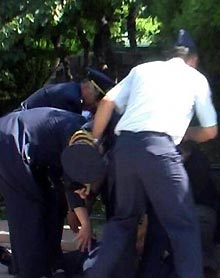 Paşa t&ouml;rende yığılıp kaldı 2