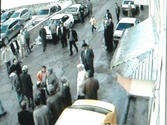 Parasını gasp etmeye &ccedil;alıştığı adama b&ouml;yle saldırdı 1