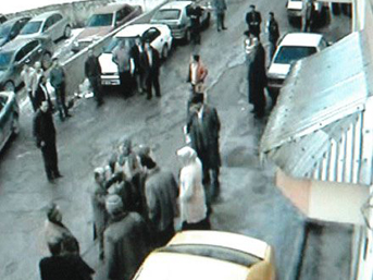 Parasını gasp etmeye &ccedil;alıştığı adama b&ouml;yle saldırdı 2