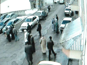 Parasını gasp etmeye &ccedil;alıştığı adama b&ouml;yle saldırdı 3