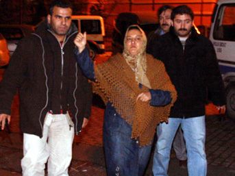 Kocasının intikamı için çocuk vurdu 1