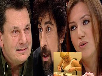 Kadın masaya &ccedil;orbayı koydu, g&ouml;ğ&uuml;sleriyle beraber! 1