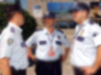 Polis lojmanlar�nda ailece grup seks