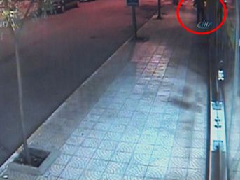 Hırsız amacına ulaşmak i&ccedil;in 1 saat uğraştı 1