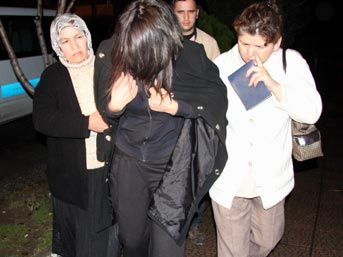 Karanlık yolda dakikalarca d&ouml;v&uuml;ld&uuml;! 1