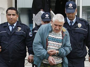 Neyse ki tecavüz etmemiş! 1