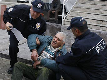 Neyse ki tecav&uuml;z etmemiş! 3