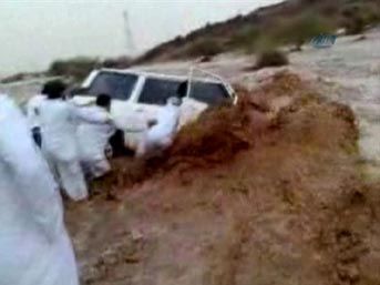 İşte boğulma anı, işte selin korkun&ccedil; y&uuml;z&uuml;! 1