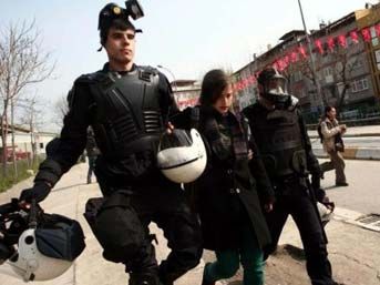 D&uuml;nya Su Forumu nda &ccedil;atışma 3