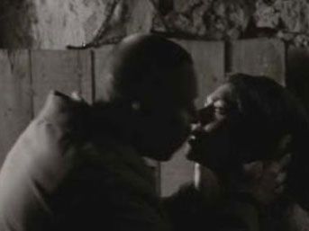  &Ouml;p&uuml;şmek ne ki, daha &ouml;nce seviştim de  1