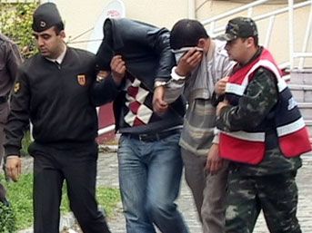 14 yaşındaki kıza tecavüz eden 23 kişi tutuklandı
