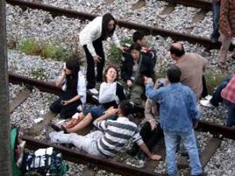 Tren raylarında can pazarı 4
